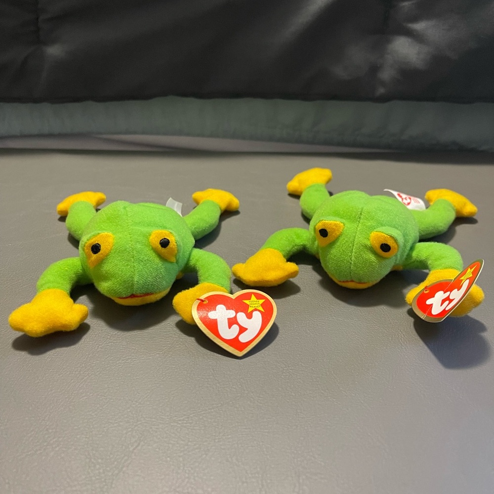 Ty Green and Yellow Frog Plush Pair